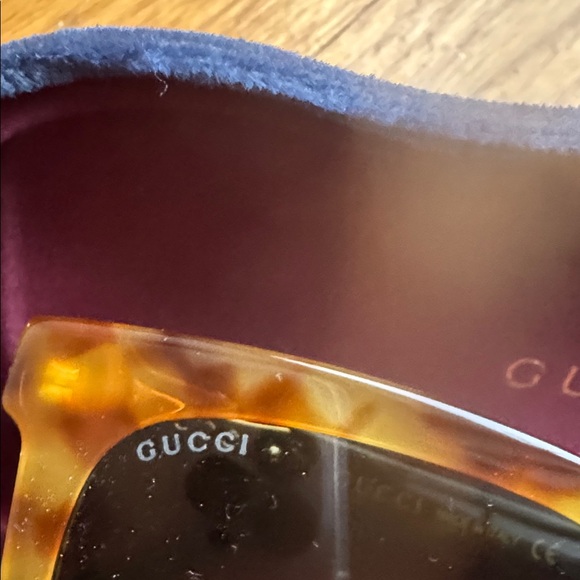 Gucci Tortoiseshell Sunglasses with Black Lenses - Picture 6 of 7